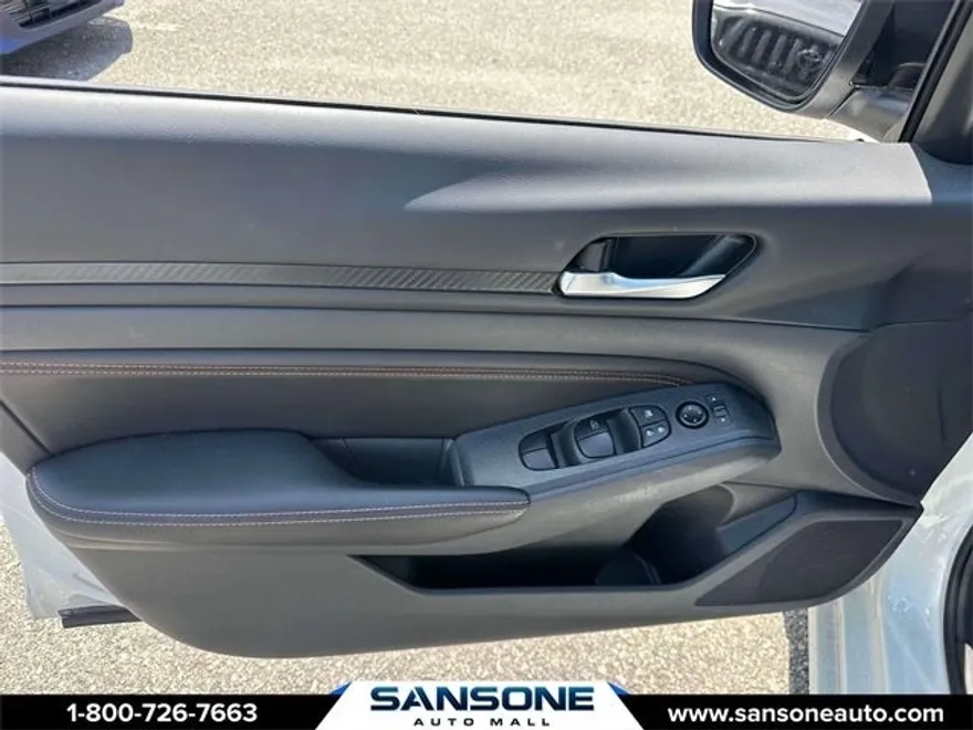 2022 Nissan Altima 2.5 SR photo 15