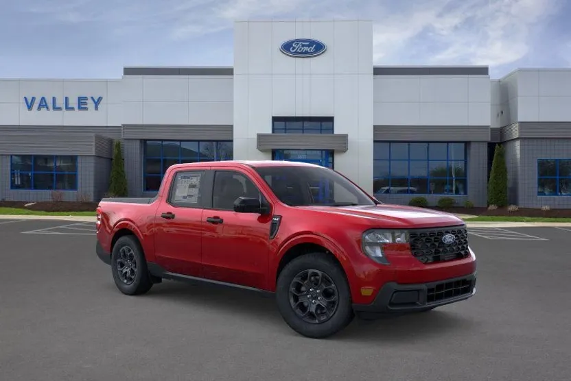 2025 Ford Maverick XLT photo 1