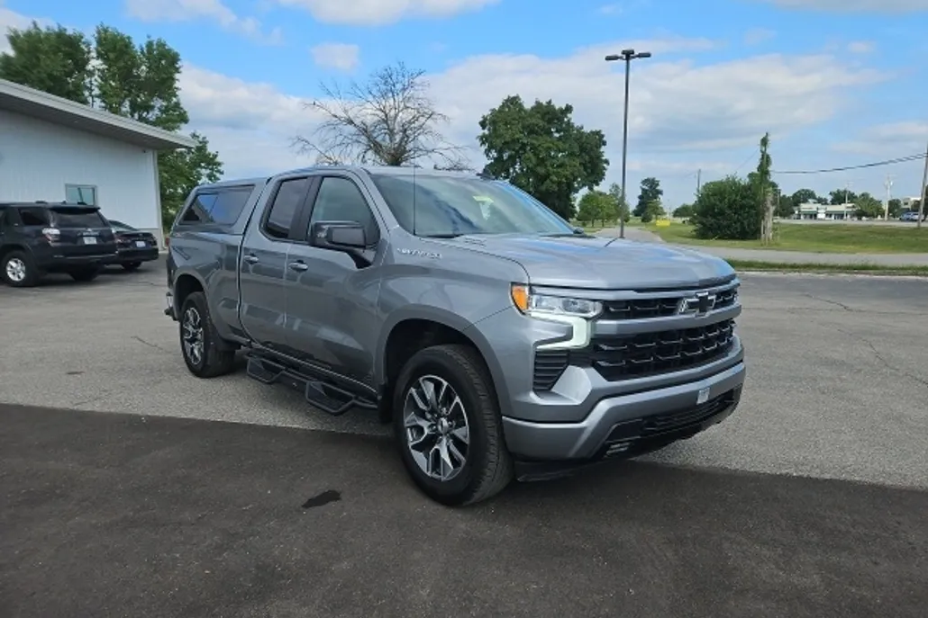 2024 Chevrolet Silverado 1500 RST photo 1