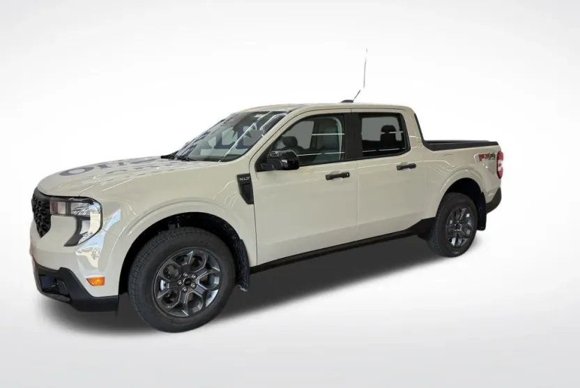 2025 Ford Maverick XLT photo 1