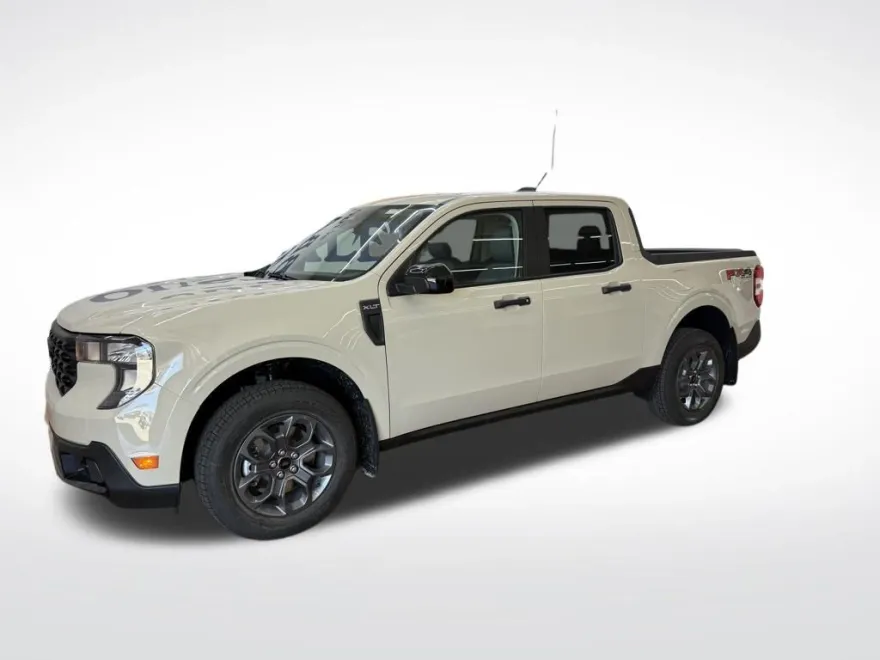 2025 Ford Maverick XLT photo 1