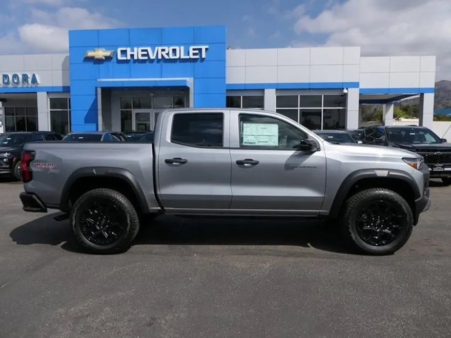 2026 Chevrolet Colorado Trail Boss photo 1