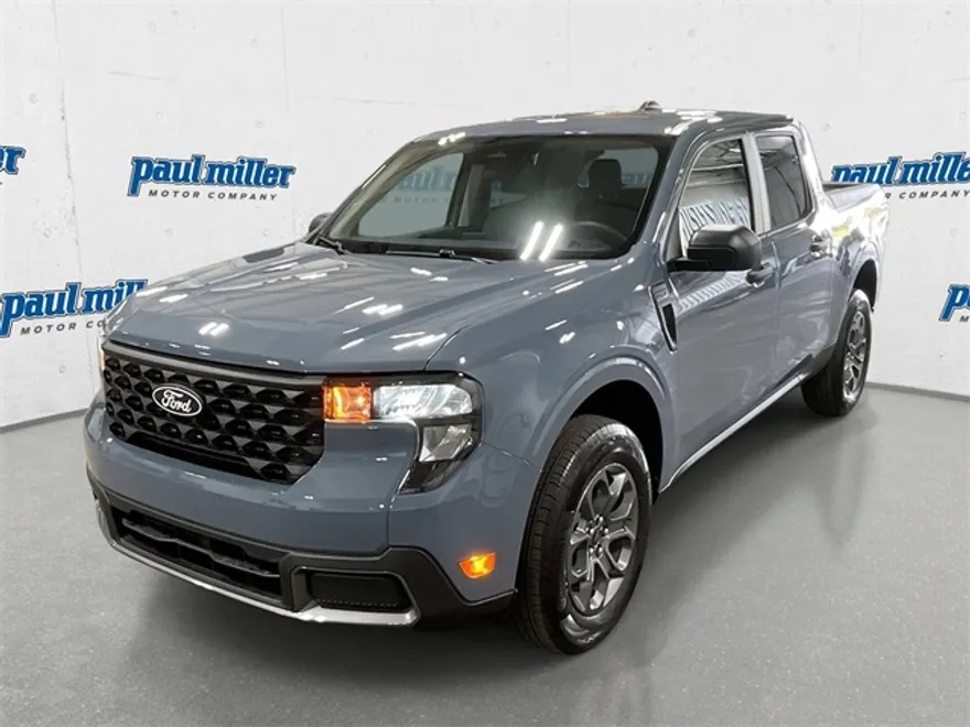 2025 Ford Maverick XLT photo 1