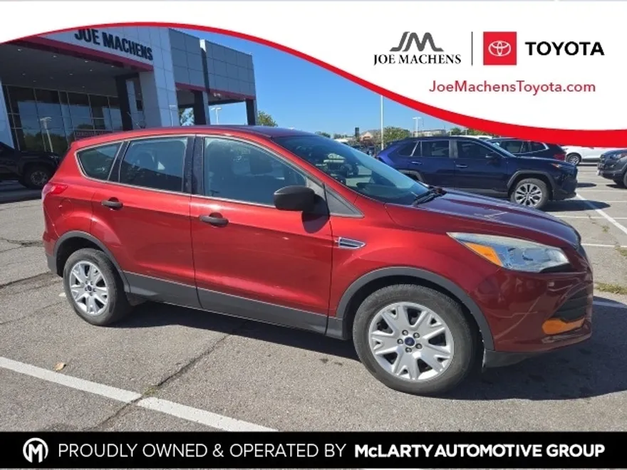 2015 Ford Escape S photo 1