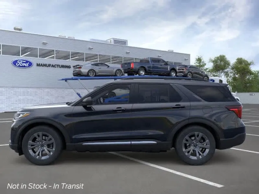 2025 Ford Explorer photo 1