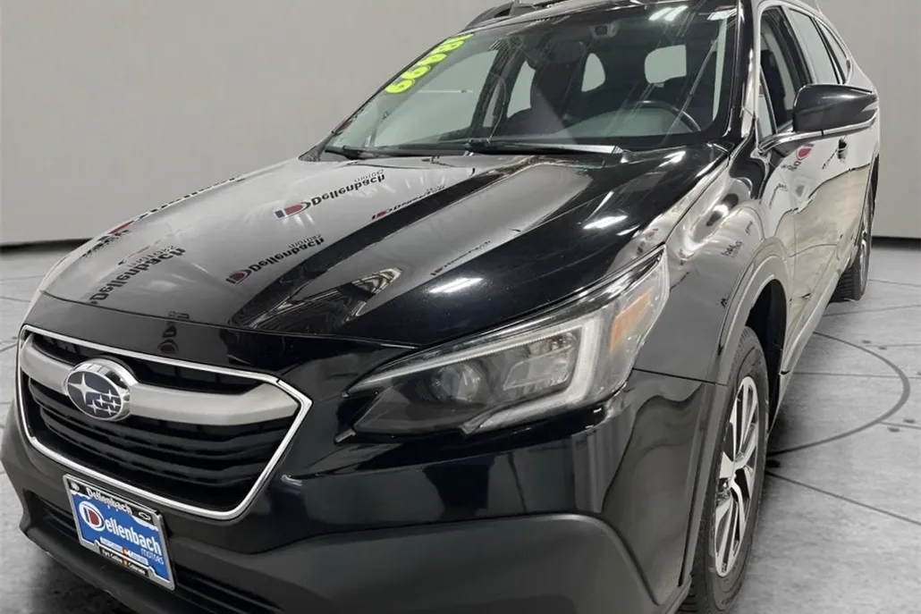 2021 Subaru Outback Premium photo 1