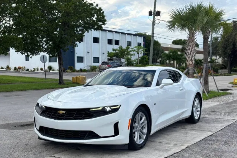 2021 Chevrolet Camaro LS photo 1