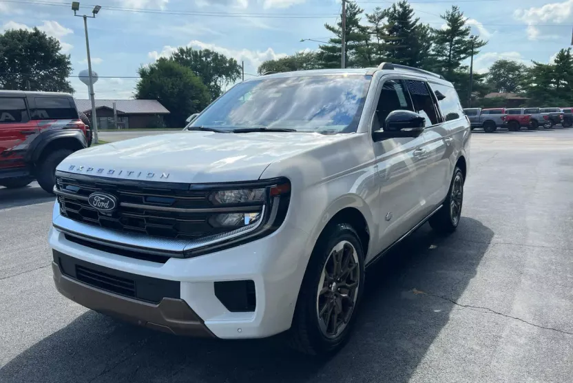 2025 Ford Expedition King Ranch MAX photo 1