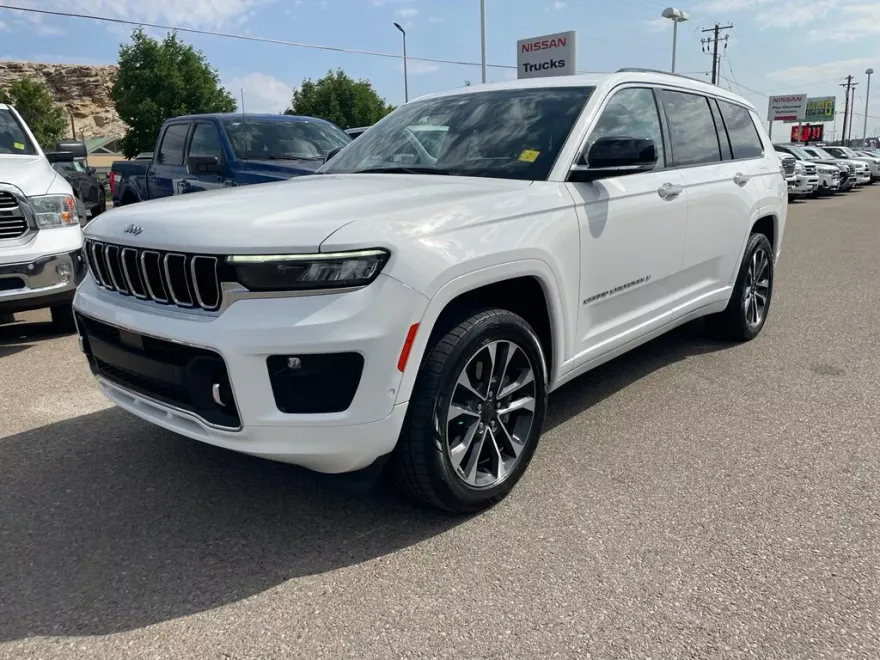 2022 Jeep Grand Cherokee Overland photo 1