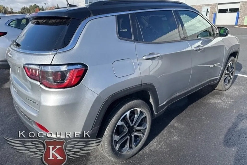 2023 Jeep Compass Limited photo 1