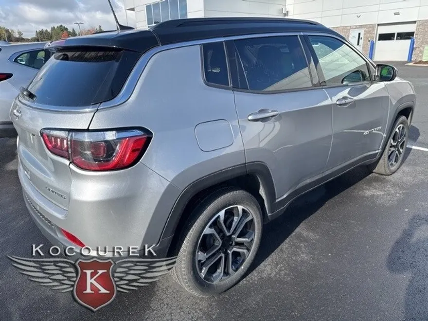 2023 Jeep Compass Limited photo 1