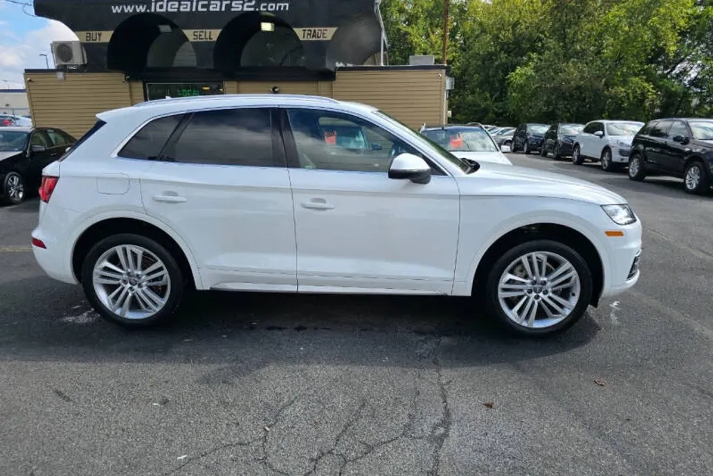 2018 Audi Q5 2.0T Premium Plus photo 1