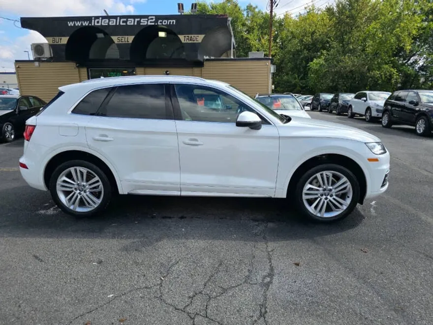 2018 Audi Q5 2.0T Premium Plus photo 1