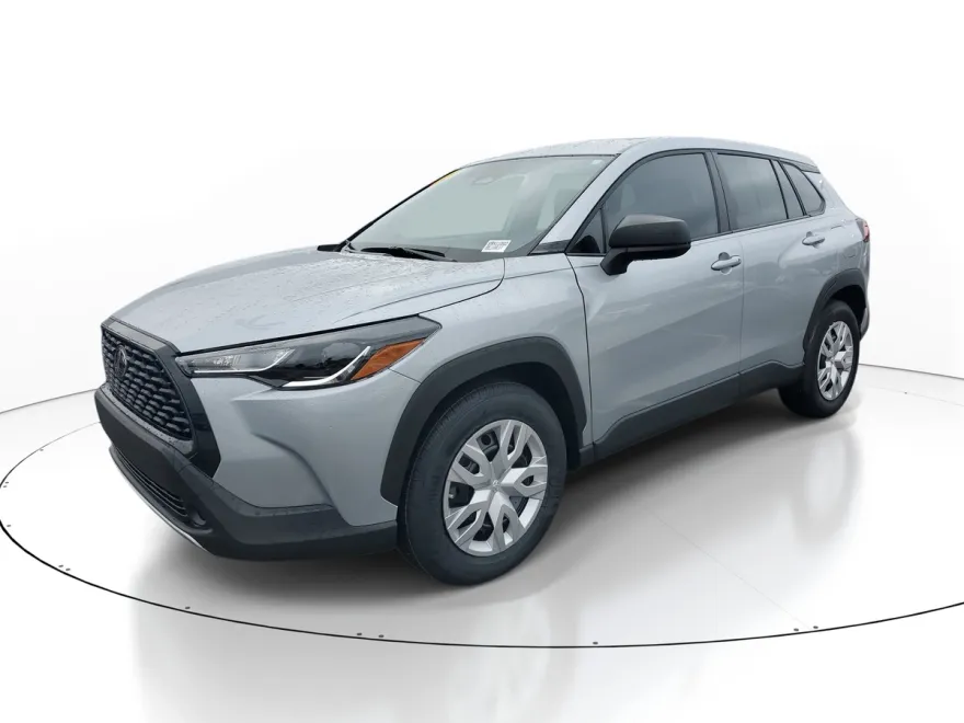 2024 Toyota Corolla Cross L photo 1