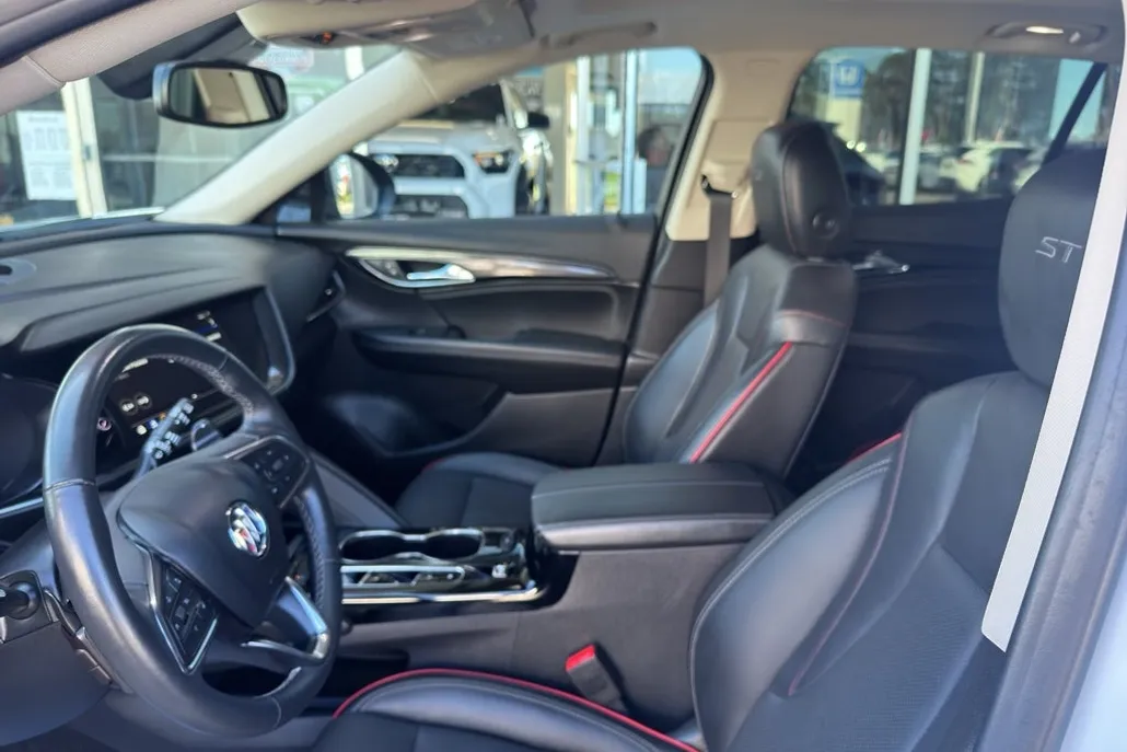 2023 Buick Envision Essence photo 1
