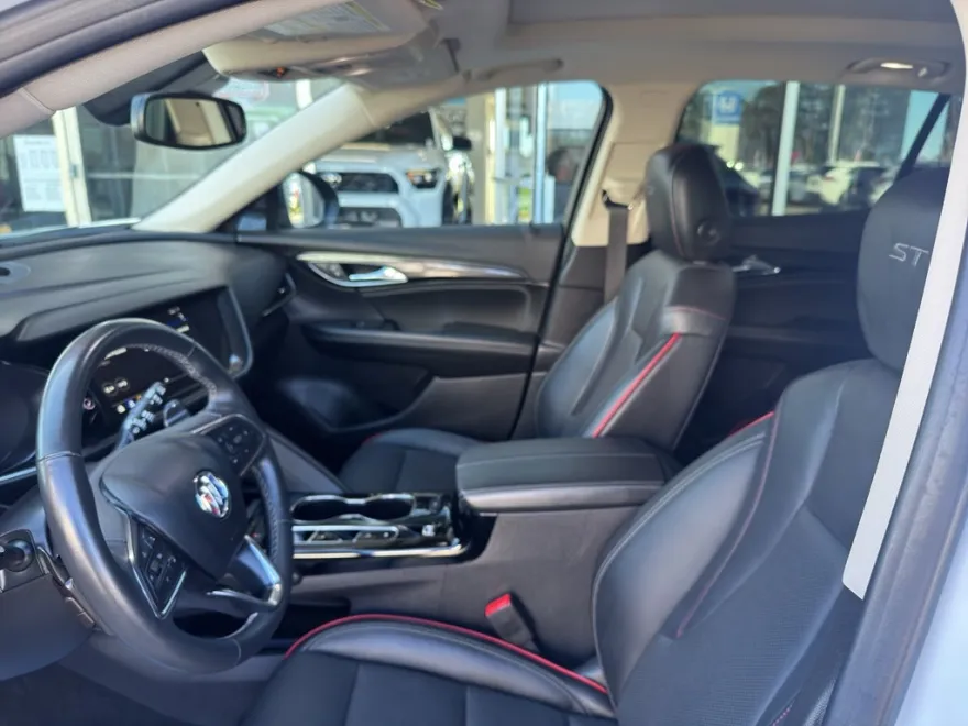 2023 Buick Envision Essence photo 1