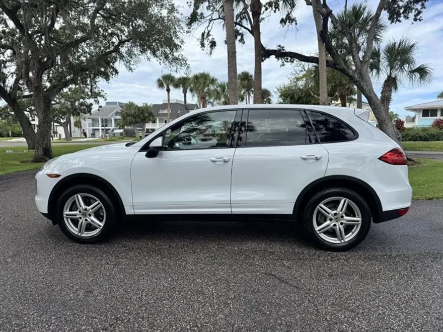 2014 Porsche Cayenne Base photo 1