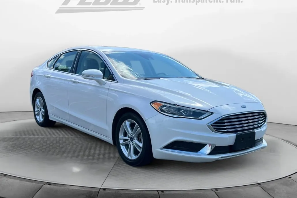 2018 Ford Fusion SE photo 1