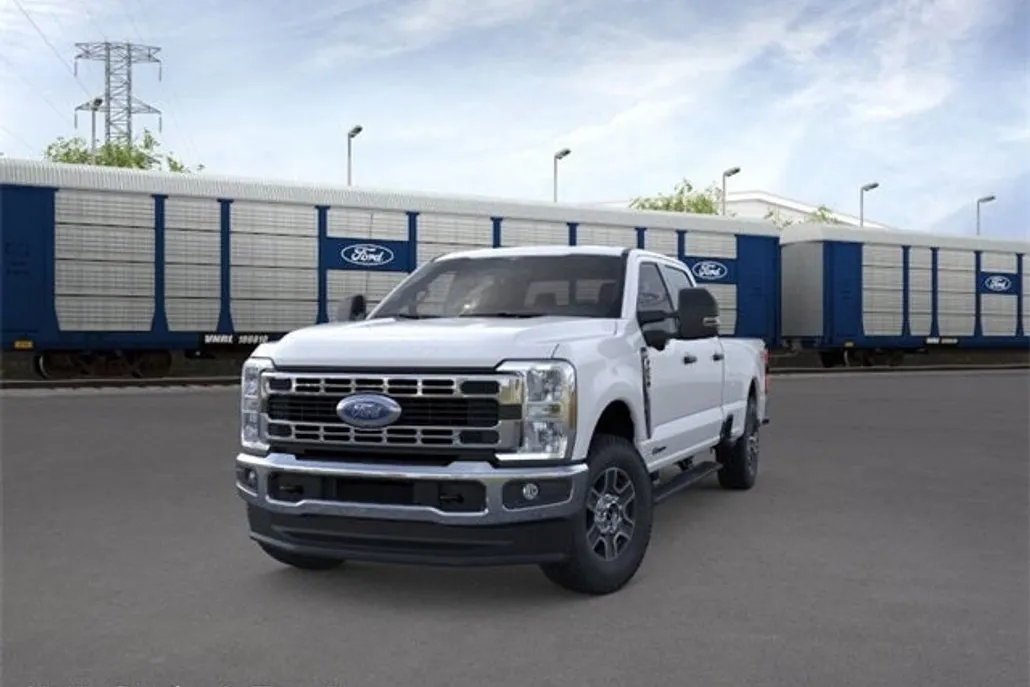 2025 Ford F-250 photo 1