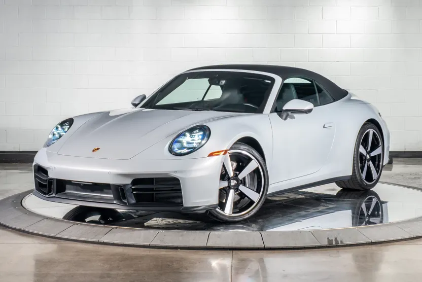 2025 Porsche 911 Cabriolet photo 1