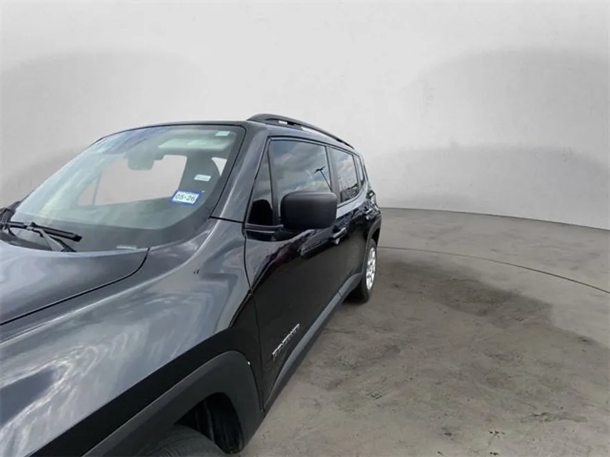2022 Jeep Renegade Latitude photo 1