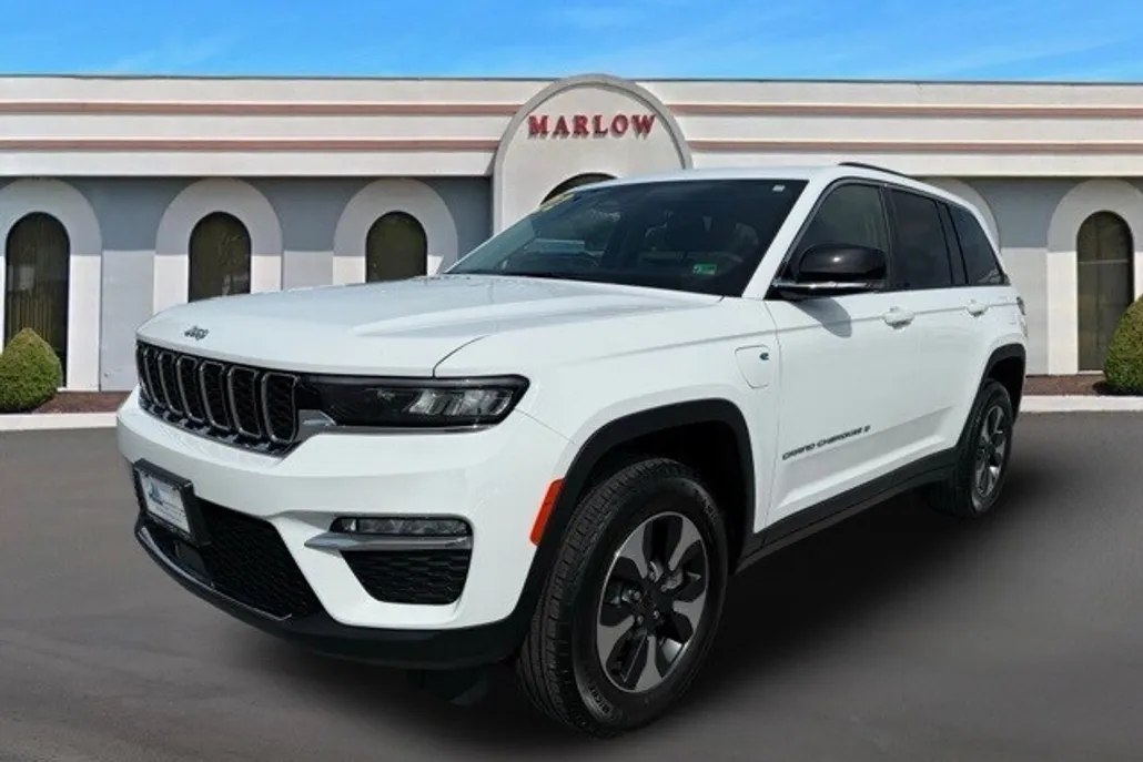 2022 Jeep Cherokee Limited 4xe photo 1