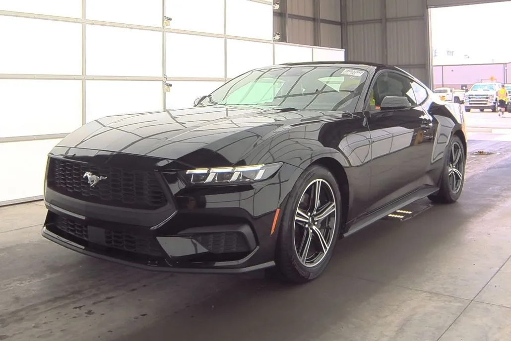 2024 Ford Mustang photo 1