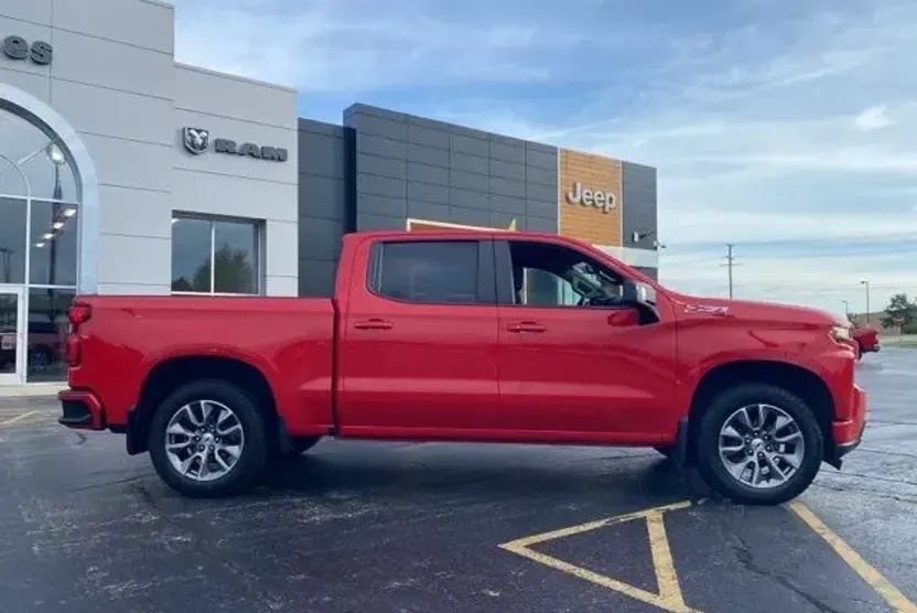 2021 Chevrolet Silverado 1500 RST photo 1