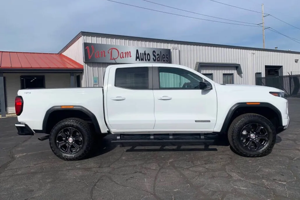 2024 Gmc Canyon Elevation photo 1