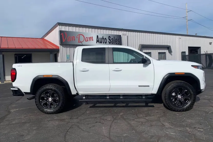 2024 Gmc Canyon Elevation photo 1