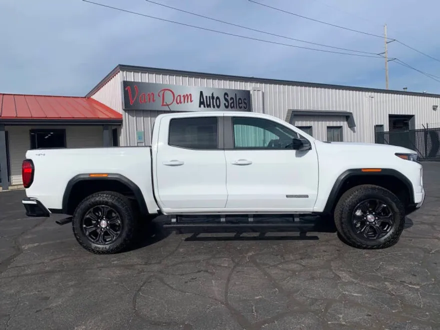 2024 Gmc Canyon Elevation photo 1