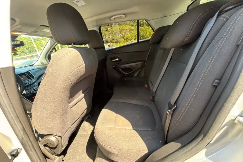 2020 Chevrolet Trax LS photo 1