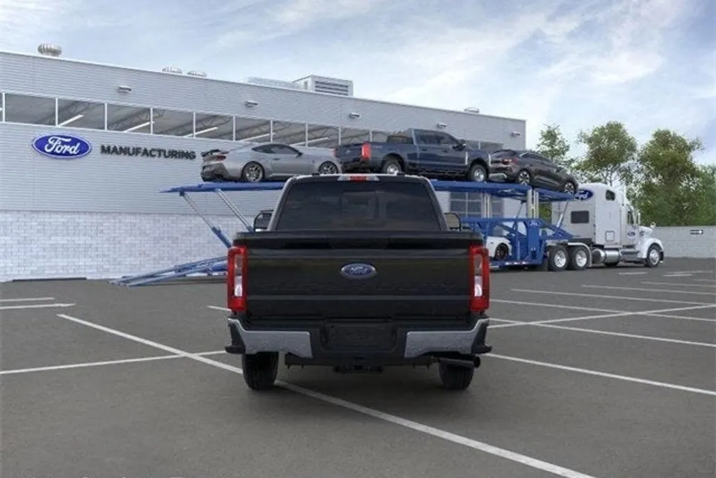 2025 Ford F-250 photo 1