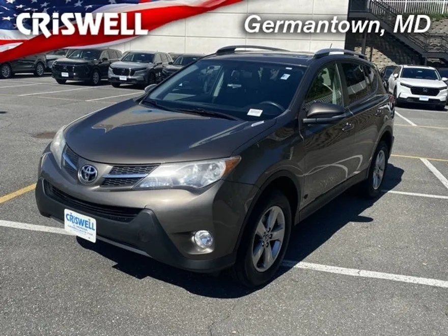 2015 Toyota RAV4 XLE photo 1