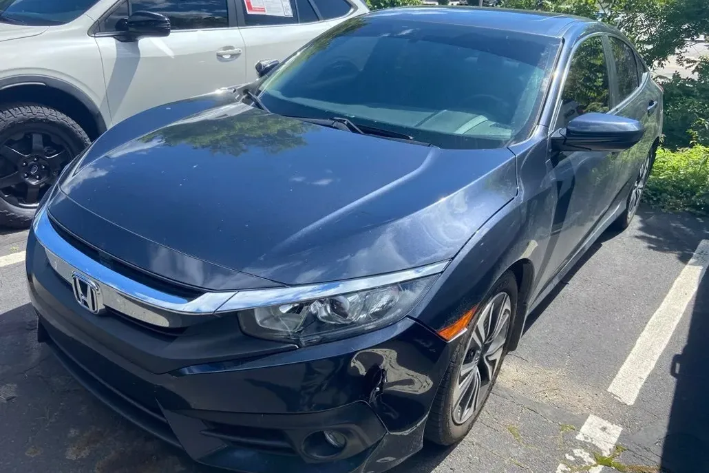 2018 Honda Civic EX-T photo 1