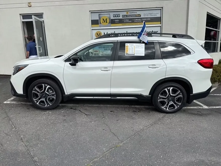 2024 Subaru Ascent Limited photo 1