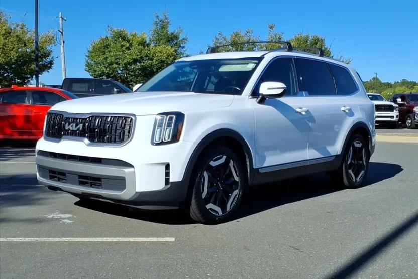 2023 Kia Telluride EX photo 1