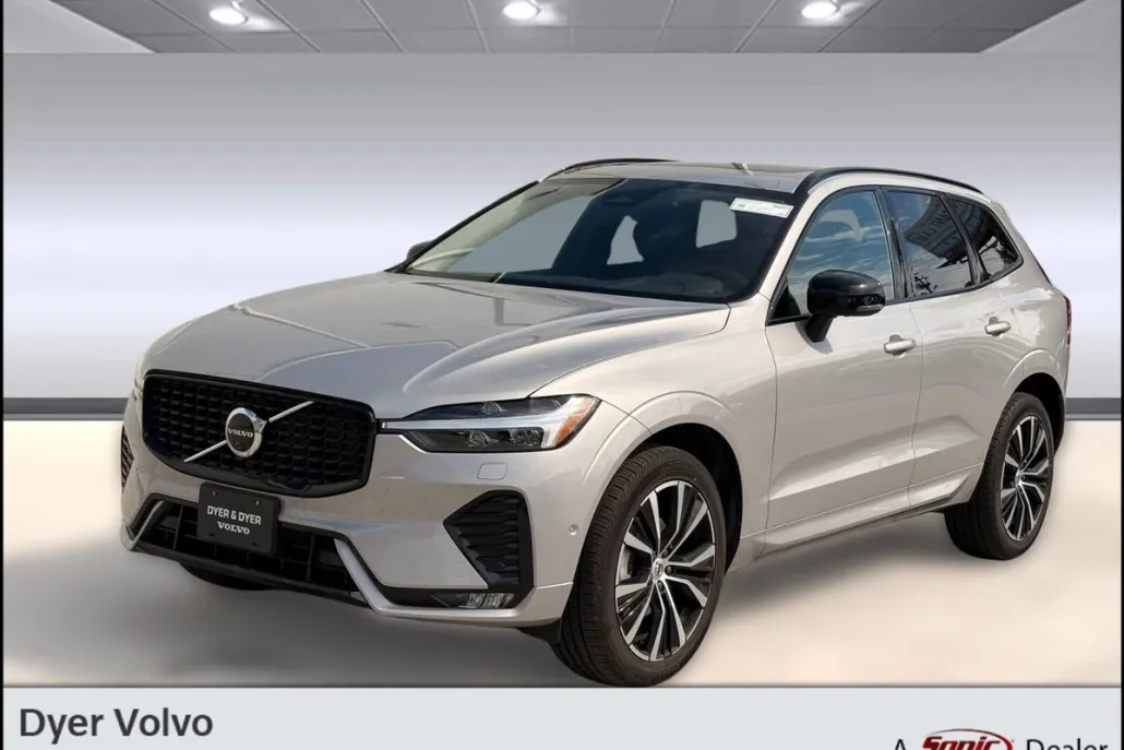 2025 Volvo XC60 Plus photo 1