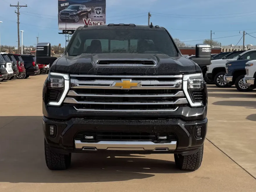 2025 Chevrolet Silverado 2500HD High Country photo 1
