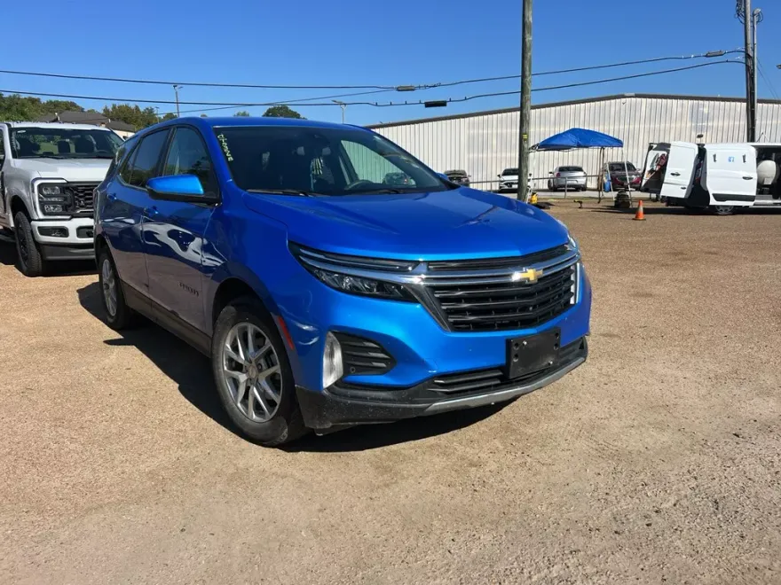 2024 Chevrolet Equinox LT photo 1