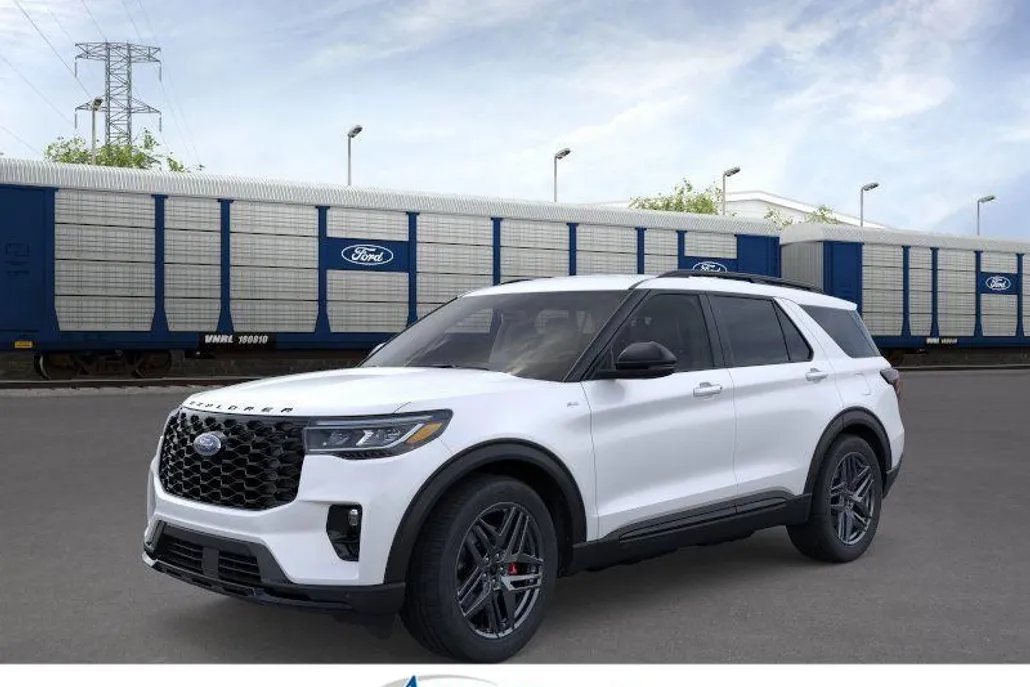 2025 Ford Explorer ST-Line photo 1