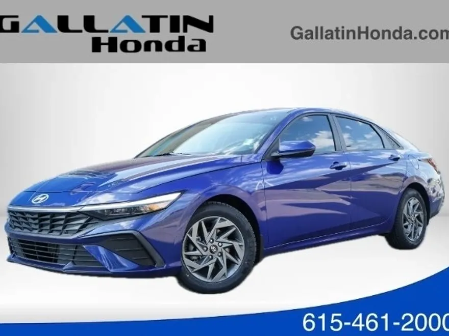 2024 Hyundai Elantra SEL photo 1