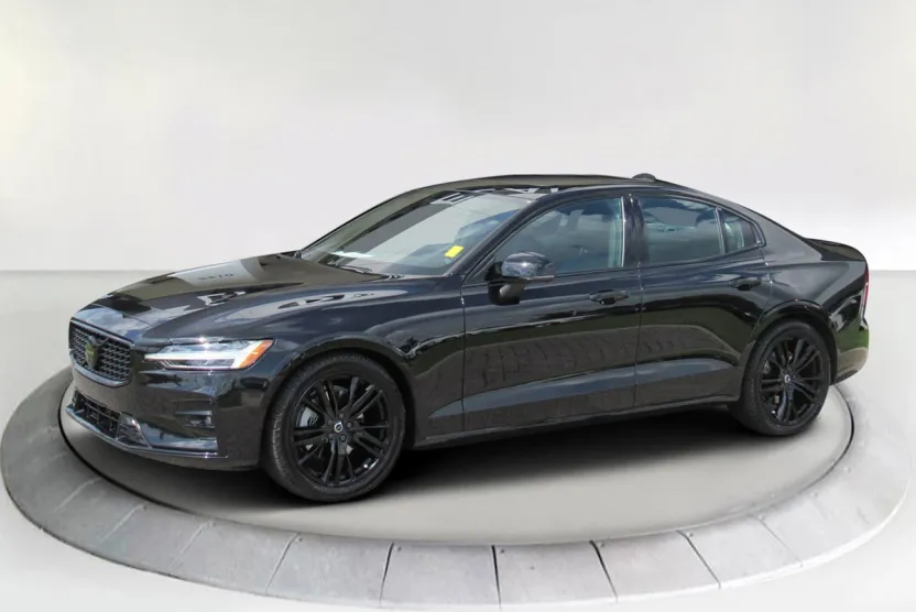 2023 Volvo S60 B5 Plus Black Edition photo 1