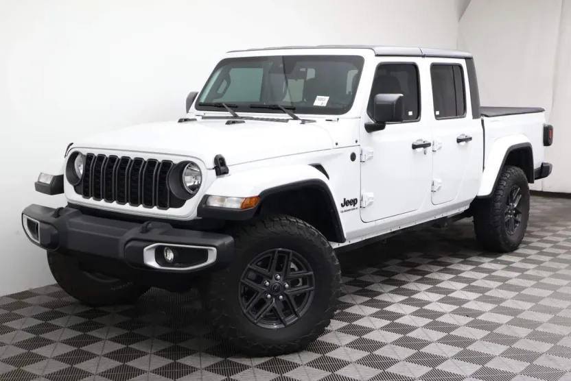 2024 Jeep Gladiator Sport photo 1