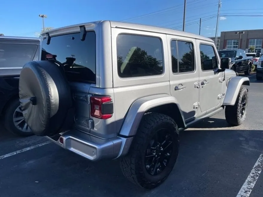 2020 Jeep Wrangler Unlimited Sahara High Altitude photo 2