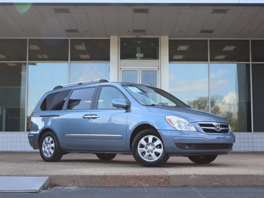 2007 Hyundai Entourage GLS photo 1