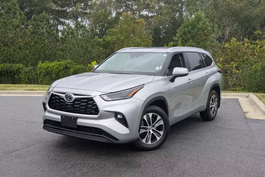 2023 Toyota Highlander Hybrid XLE photo 1