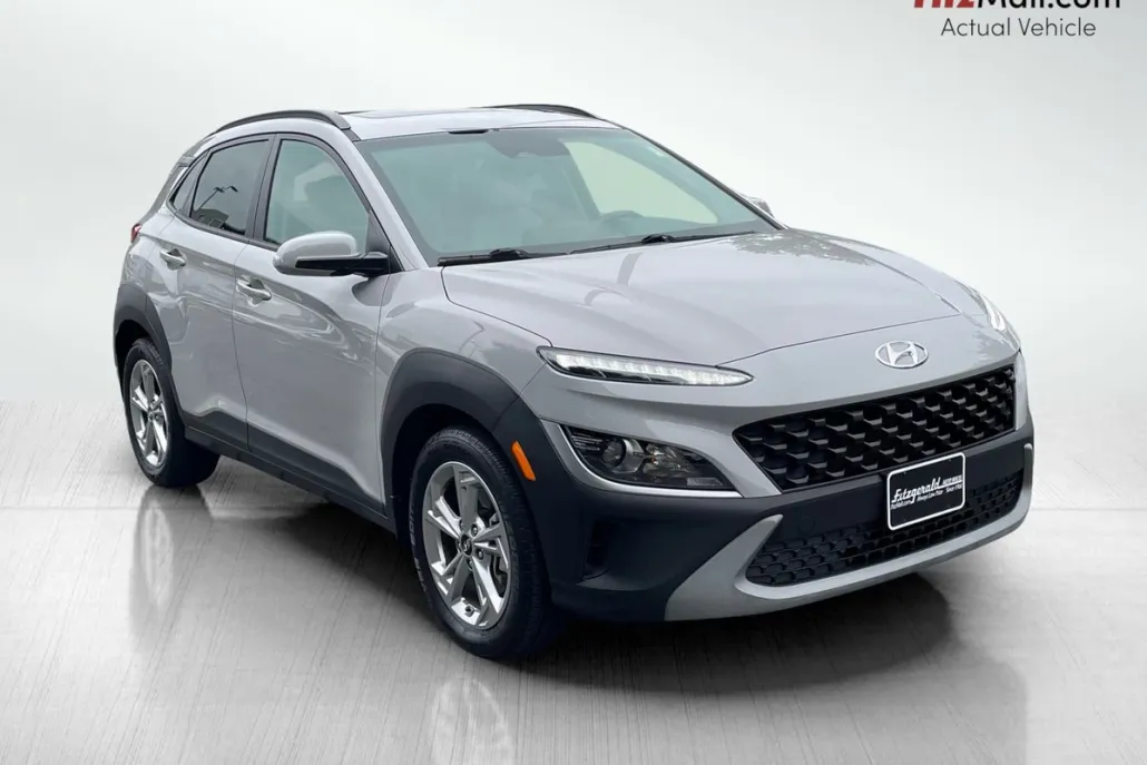 2022 Hyundai Kona SEL photo 1