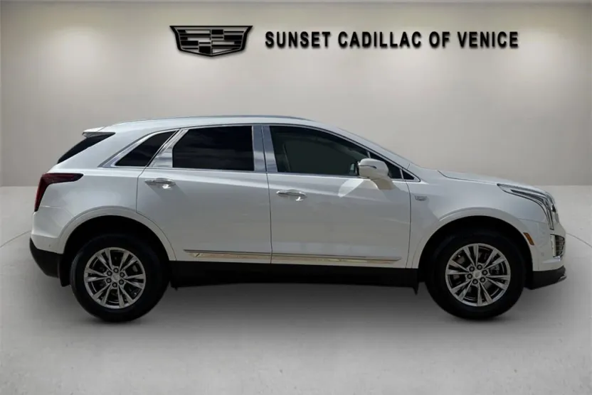 2021 Cadillac XT5 Premium Luxury photo 1