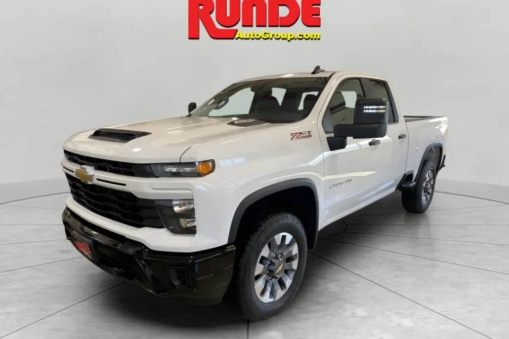 2024 Chevrolet Silverado 2500HD Custom photo 1